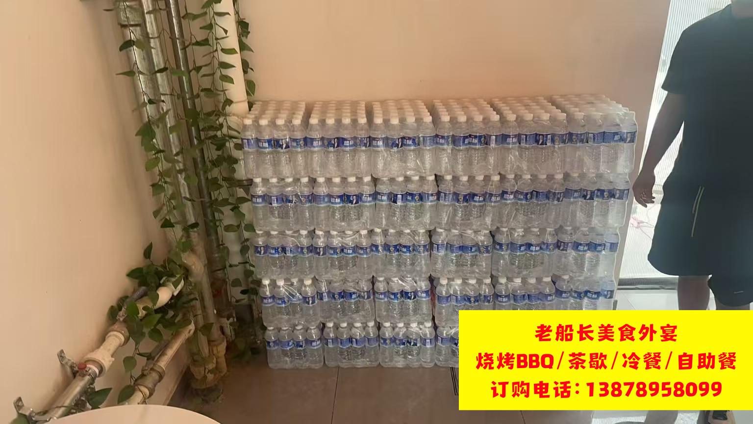 赤峰矿泉水瓶装水饮料批发；赤峰娃哈哈怡宝农夫山泉百岁山批发