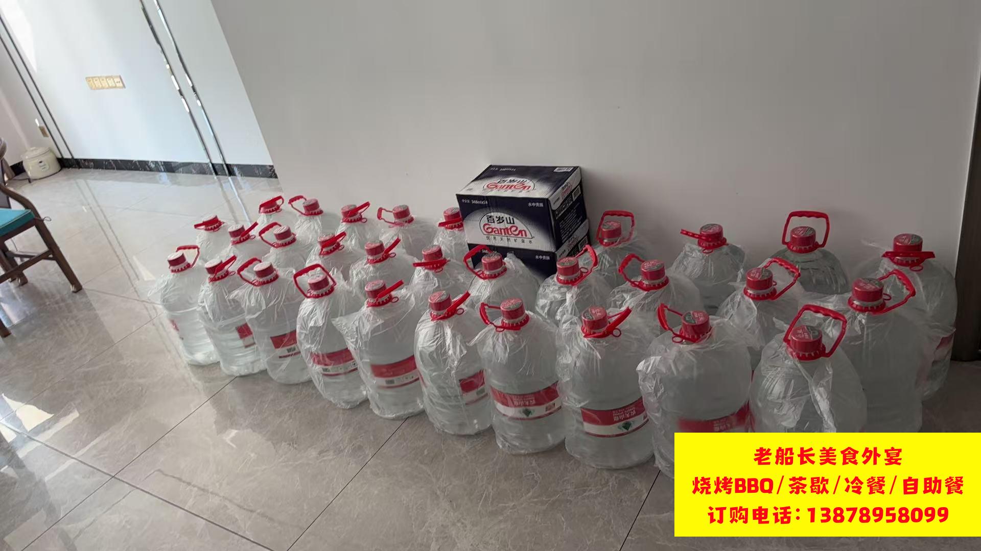 荣成矿泉水瓶装水饮料方便面八宝粥批发；乳山矿泉水瓶装水饮料方便面八宝粥批发